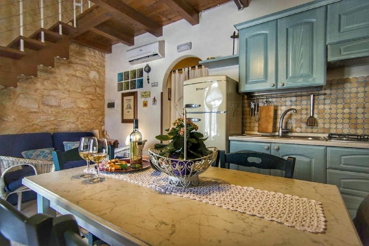 שיקלי Lilibeth Houses - Charming & Lovely Views מראה חיצוני תמונה