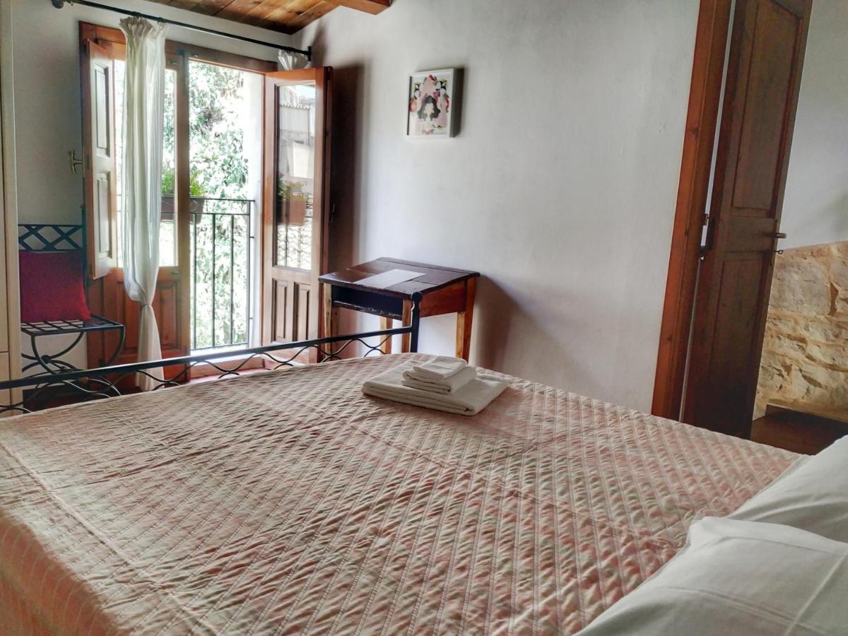 שיקלי Lilibeth Houses - Charming & Lovely Views מראה חיצוני תמונה