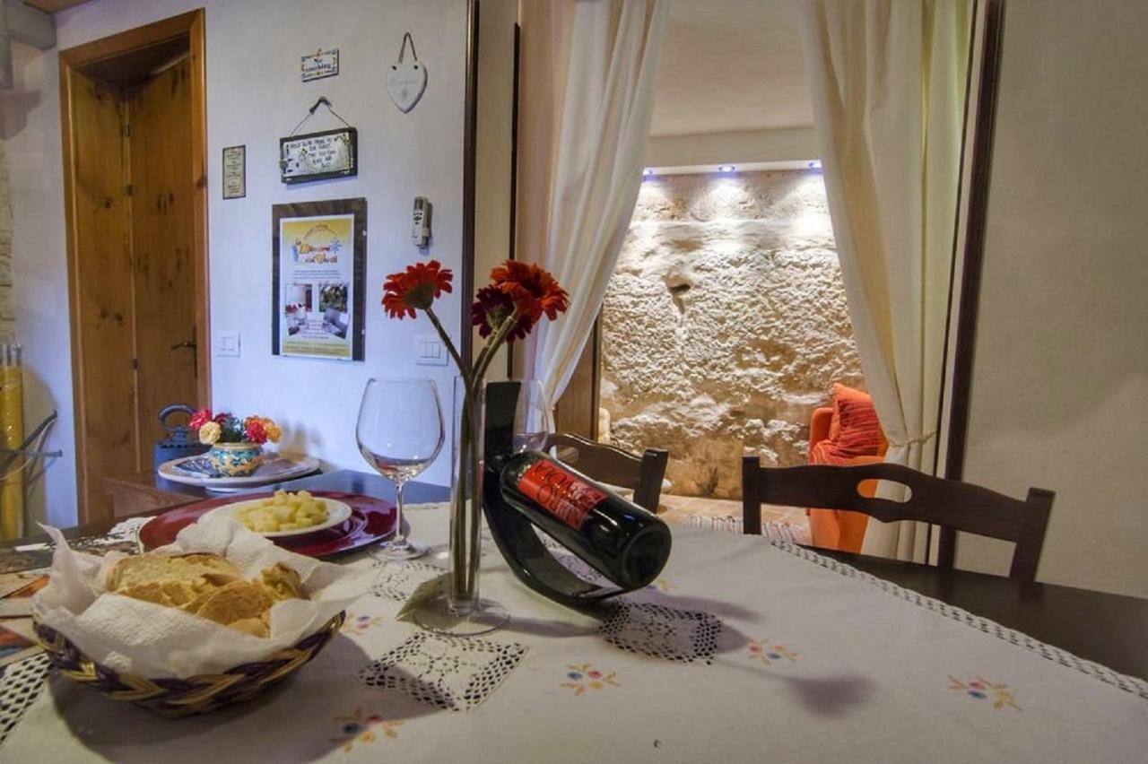 שיקלי Lilibeth Houses - Charming & Lovely Views מראה חיצוני תמונה